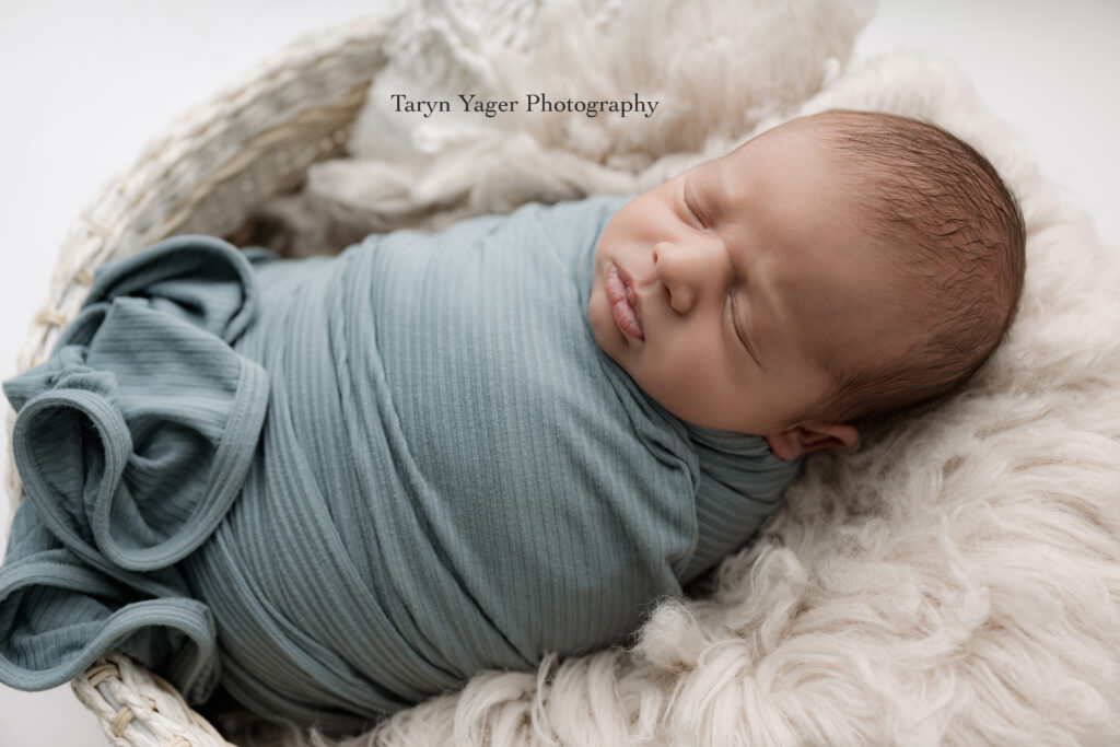 Knoxville newborn photographer