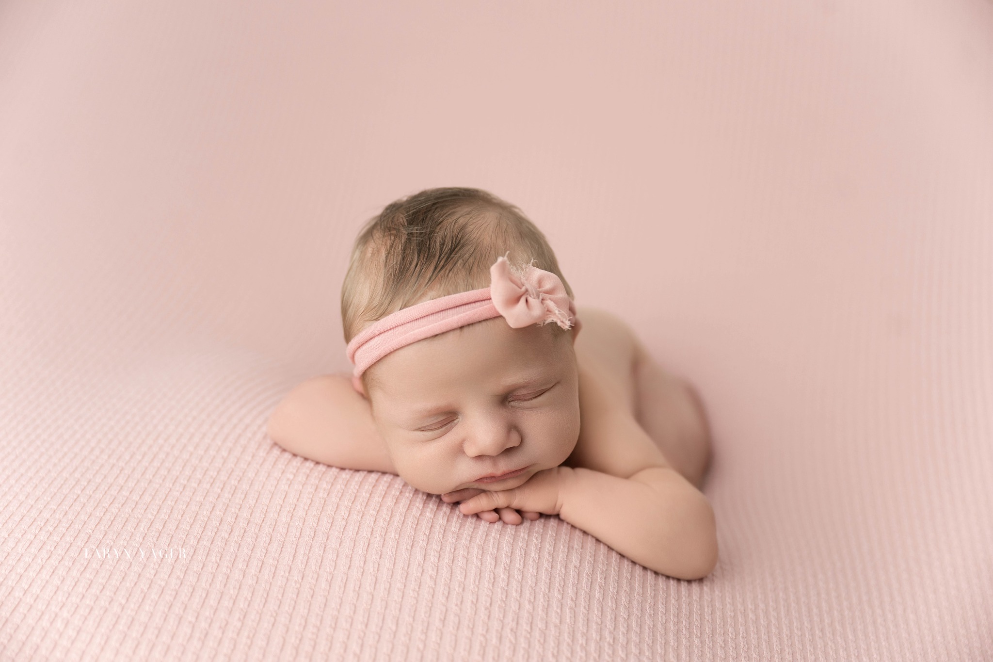 best Knoxville newborn photographer, newborn portrait studio near me, baby photography Knoxville
