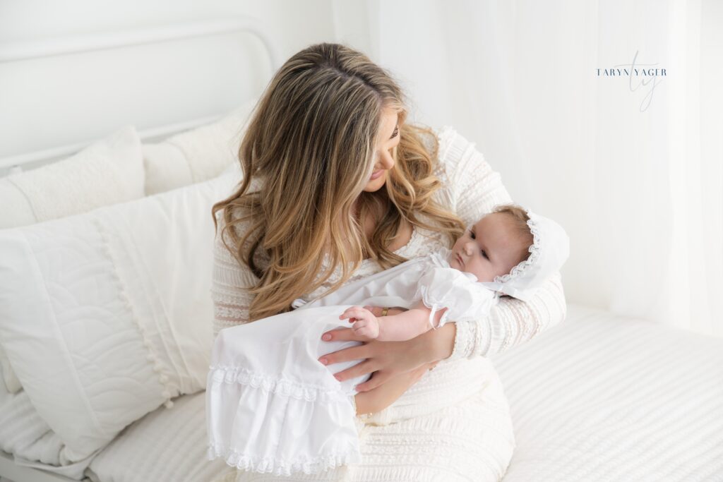 motherhood photoshoot Knoxville, newborn portrait studio near me