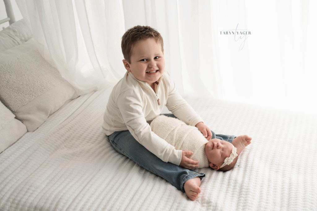 lifestyle baby photographer, studio newborn photography Knoxville, baby photoshoot