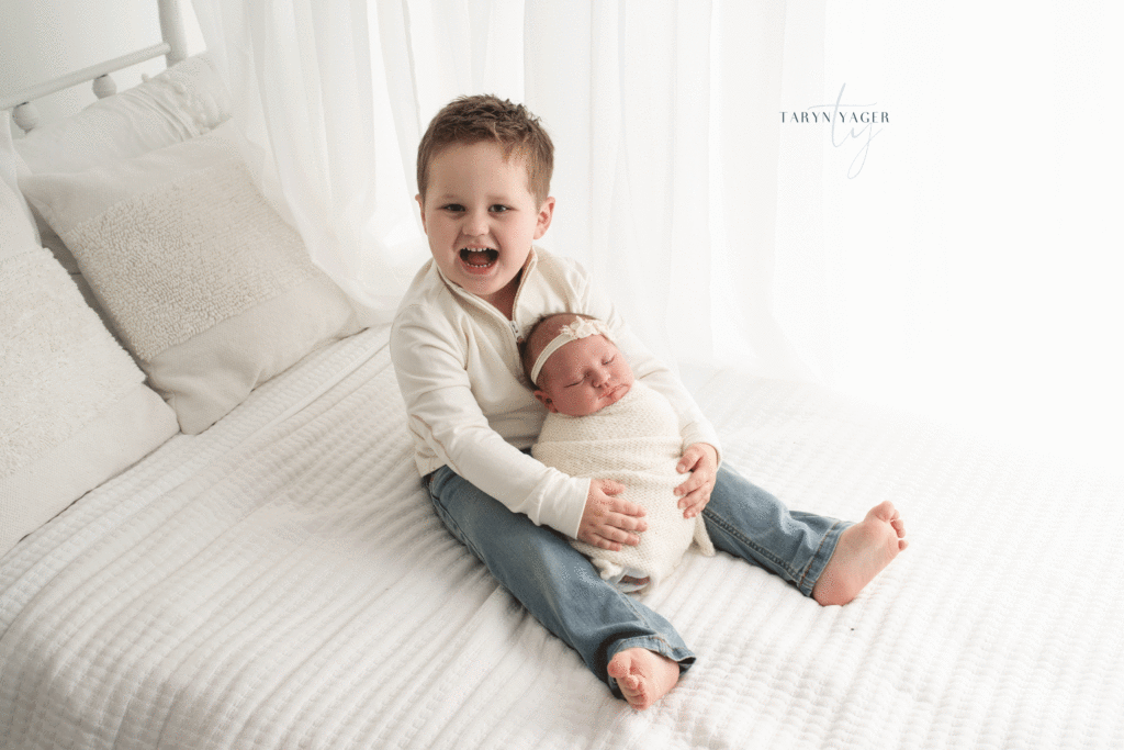 lifestyle baby photographer, studio newborn photography Knoxville, baby photoshoot